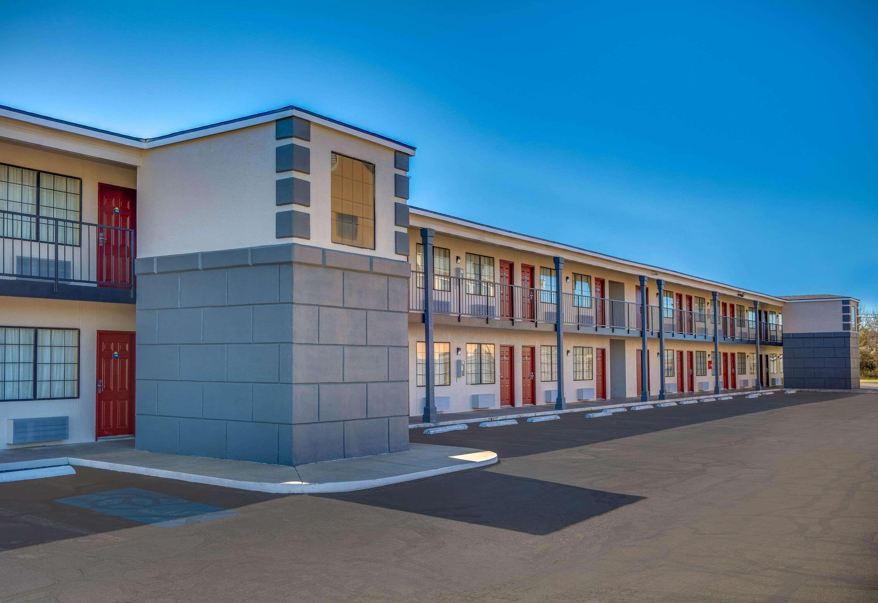 Days Inn By Wyndham Waco Near Downtown University Exterior photo